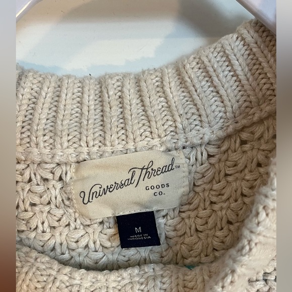 Universal Thread cream sweater. Size medium lightweight. - Picture 3 of 3